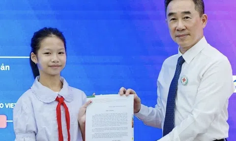 BÀN TAY NHỎ - TRÁI TIM LỚN!