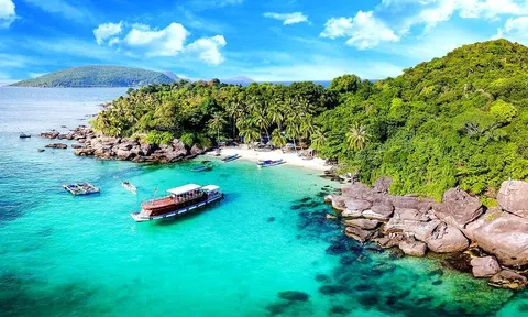 Côn Đảo: Từ “Địa ngục trần gian” đến thiên đường tâm linh và giáo dục truyền thống cách mạng
