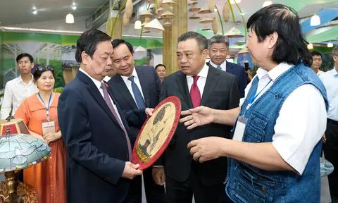 Triển lãm thành tựu 15 năm xây dựng Nông thôn mới Hà Nội: Khi sản phẩm làng nghề kể câu chuyện văn hoá