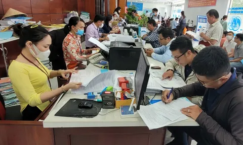 Chính phủ chỉ đạo quyết liệt: "Đôn đốc, rà soát để cán bộ không đáp ứng yêu cầu nghỉ việc"