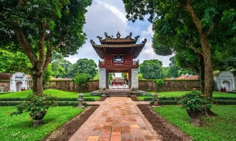 Việt Nam đất nước Vạn Xuân!