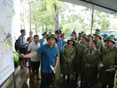 Chương Mỹ, Hà Nội: Bí thư Thành ủy Hà Nội thị sát vùng rốn lũ