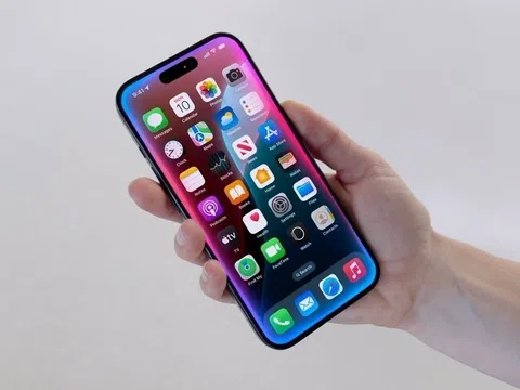 Tính năng AI mới trên iOS 18.2 khiến iPhone ‘nóng ran’, người dùng chỉ biết than trời