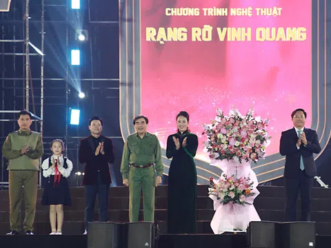 Vĩnh Phúc: Ấn tượng chương trình nghệ thuật “Rạng rỡ vinh quang”