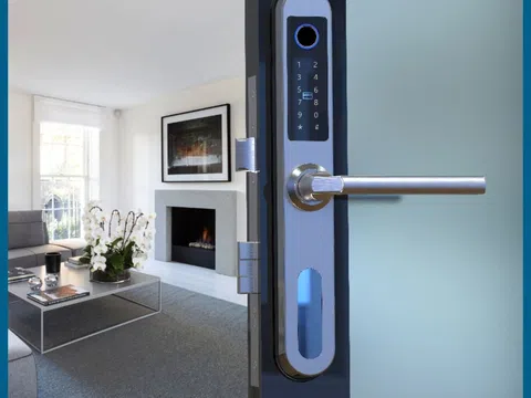 Khóa vân tay phù hợp với cửa nào? Tư vấn chi tiết theo từng loại chất liệu