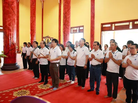 Sinh viên ULAW vun đắp truyền thống ‘Uống nước nhớ nguồn’