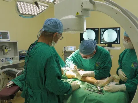 Chân vòng kiềng ở trẻ: Cảnh báo và lời khuyên từ bác sĩ