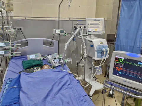 Phú Thọ: Cứu sống trẻ 3 tháng tuổi bị sởi biến chứng nặng, nguy cơ tử vong cao