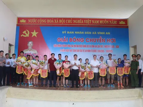 Phú Thọ: Vĩnh An sôi nổi giải bóng chuyền hơi 2025, kỷ niệm đại hội và 20 năm Ngày hội toàn dân bảo vệ an ninh Tổ quốc