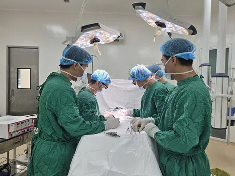 TP.HCM: Kích hoạt báo động đỏ cứu sống nam bệnh nhân bị xe tải cán dập nát ổ bụng