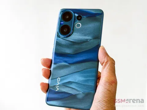Trên tay vivo V60: Điện thoại tầm trung với camera ZEISS cực xịn so kè Galaxy S25, iPhone 16