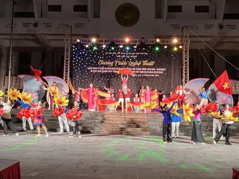 Phú Thọ: Biểu diễn nghệ thuật kỷ niệm 80 năm Cách mạng tháng Tám và Quốc khánh 2/9