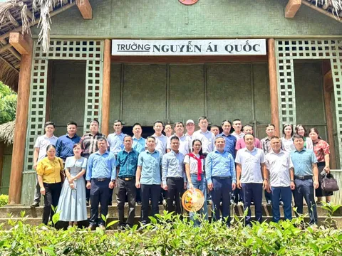 Học viên Lớp cao cấp lý luận Chính trị K72.A12 thăm quan học tập tại Thái Nguyên