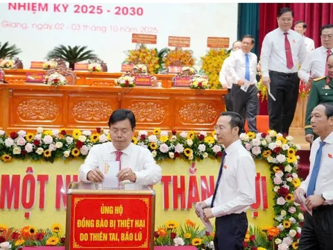 An Giang: Ủng hộ đồng bào bị ảnh hưởng bởi bão, lũ