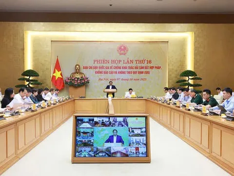 Thủ tướng yêu cầu xử lý dứt điểm bốn vấn đề cốt lõi, quyết tâm gỡ thẻ vàng IUU trước mốc thời gian 2025