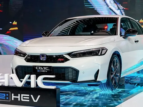 Đại chiến giảm giá xe hybrid cuối năm: Toyota Yaris Cross, Kia Sorento ưu đãi khủng