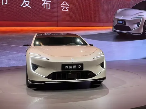 Mẫu sedan điện mới gây sốt toàn cầu: Thiết kế tương lai, công nghệ vượt Mercedes-Benz EQS