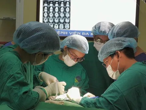 Người phụ nữ 10 năm vướng họng vì xương mỏm trâm dài bất thường