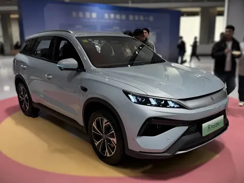 SUV hạng C giá chỉ 368 triệu đồng ‘đe nẹt’ Mazda CX-5: Tiết kiệm xăng, trang bị dàn karaoke cực xịn