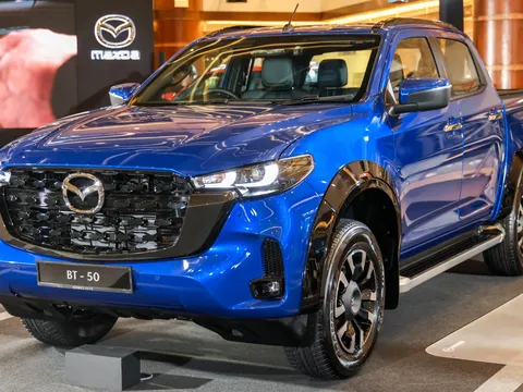 Mazda BT-50 2025 ra mắt: Bán tải rẻ hơn cả Isuzu D-Max, khiến Ford Ranger ‘toát mồ hôi hột’