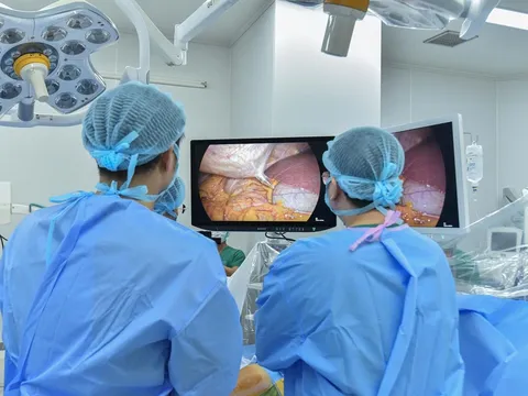 Bệnh viện Quân y 175 làm chủ kỹ thuật nội soi lấy gan và thận hiến sống