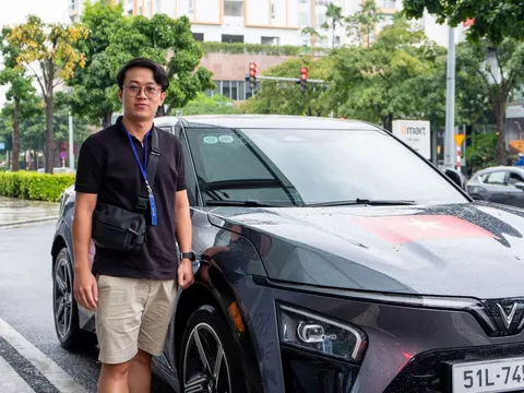 Trải nghiệm VF 7, VF 8, VF 9, người dân TP.HCM nhận định: ‘Lái xe điện thích hơn xe xăng dầu’