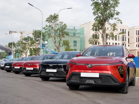 Tài xế dịch vụ: ‘Cày tiền’ bằng VinFast Limo Green, tự tin 1,5 năm hoàn vốn