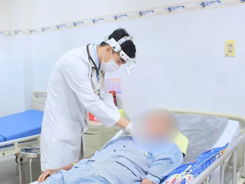 Chủ quan với vết thương nhỏ, cụ ông suýt tử vong do biến chứng uốn ván