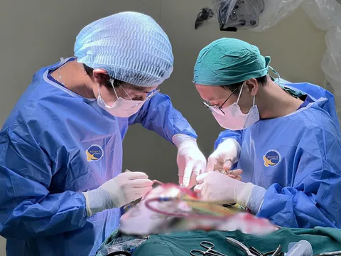 Đau đầu kéo dài, nam sinh 17 tuổi phát hiện u hiếm vùng tuyến tùng