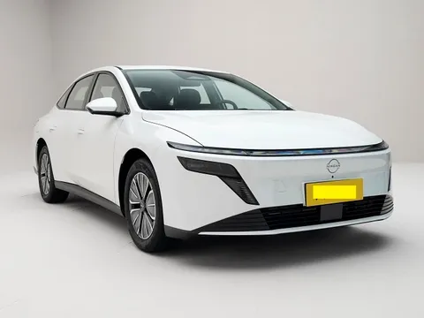 Nissan trình làng mẫu sedan giá rẻ chỉ hơn 370 triệu đồng nhưng đủ sức thách thức Toyota Camry