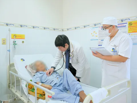 Cụ bà 91 tuổi suýt tử vong vì nhồi máu cơ tim sau khi tự điều trị tại nhà