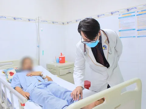 Tin thầy lang chữa rắn cắn, bệnh nhân sốc phản vệ nguy kịch