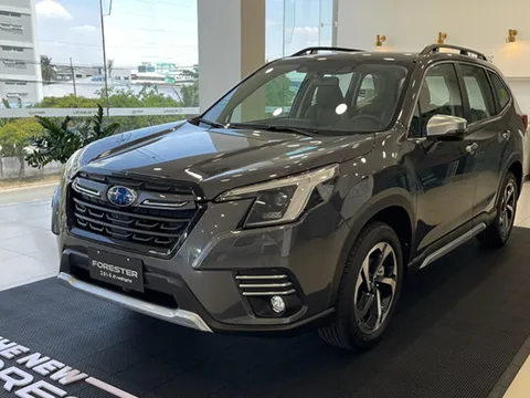 Subaru Forester 'xả kho': Tiếp tục giảm hơn 300 triệu đồng sau khi thế hệ mới ra mắt Việt Nam