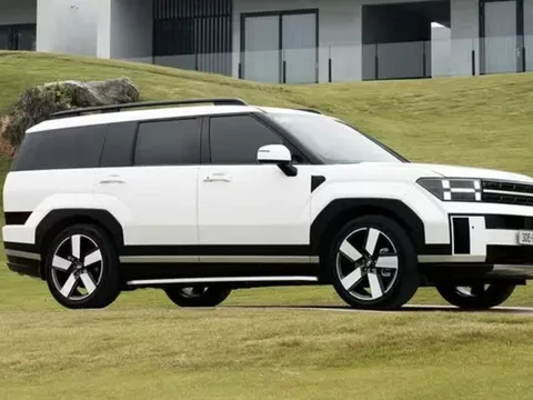 Loạt SUV ‘xả kho’ cuối năm: Giảm hàng trăm triệu, giá chạm đáy chưa từng có tại Việt Nam