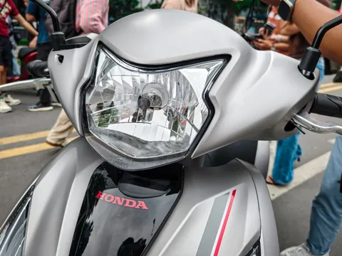 Honda chính thức ra mắt ‘Tiểu SH’ Vision 2026 tại Việt Nam với ngoại hình mới mẻ, giá cực hấp dẫn