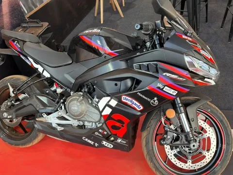 ‘Ông hoàng côn tay’ 457cc giá rẻ mới ra mắt, 'ăn đứt' Yamaha Exciter và Honda Winner R về trang bị