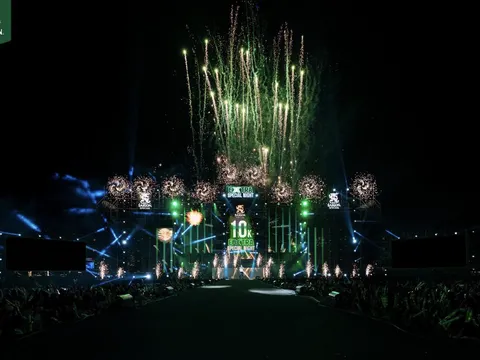 Bia Saigon Special trao hàng ngàn “Lộc Special” tại Extra Special Night 2025, sẵn sàng tỏa Tết lớn