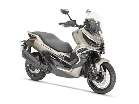 ‘Quái thú xe ga’ 368cc mới ‘trên cơ’ Honda SH chính thức ra mắt, trang bị cực đỉnh mà giá 'siêu rẻ'