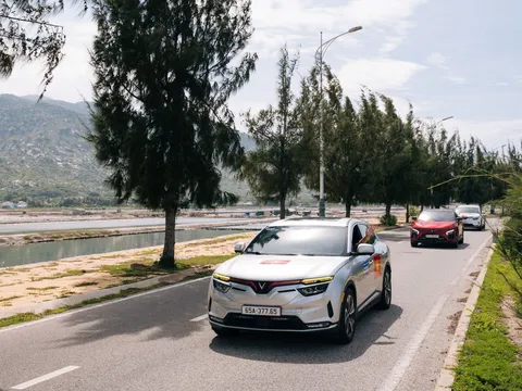 Lăn bánh chỉ gần 900 triệu đồng, VinFast VF 8 là mẫu xe ‘đáng đồng tiền bát gạo’ dịp Tết này