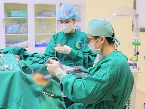 Ca phẫu thuật giúp người đàn ông thoát cảnh ‘thở không ra hơi’