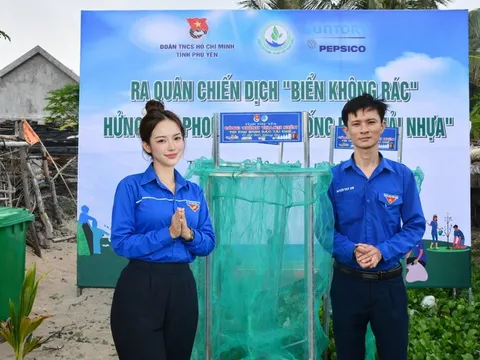 Đại sứ môi trường Mỹ Nhi (Timmy) hỗ trợ Tỉnh Đoàn Phú Yên và Pepsico tham gia chiến dịch “Biển không rác” với hình ảnh đầy bùn đất