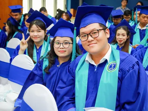 Trường Đại học Luật TP.HCM trao bằng cho gần 700 cử nhân Luật