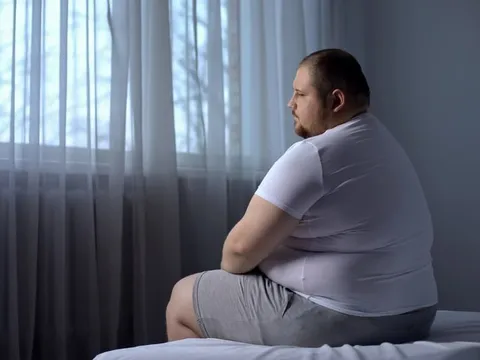 Vì sao nam giới tăng cân dễ mất phong độ trong ‘chuyện chăn gối’?