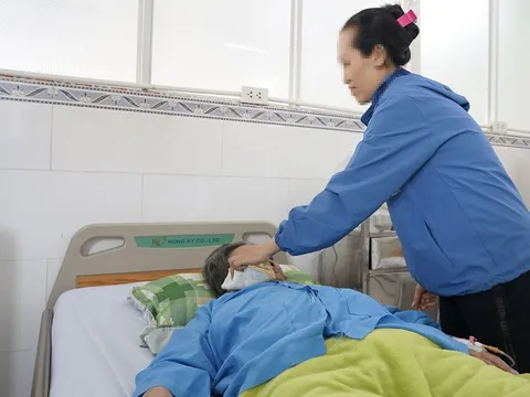 Cấp cứu kịp thời cứu sống bệnh nhân 72 tuổi bị thủng đại tràng sigma