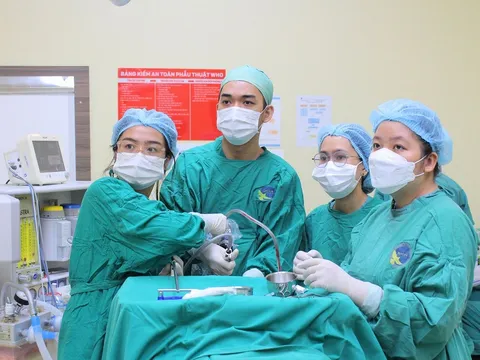 Khàn tiếng 5 năm vì nang dây thanh