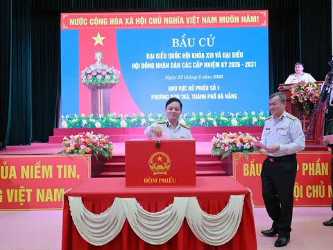 Cán bộ, chiến sĩ Vùng 3 Hải quân tham gia Ngày hội non sông