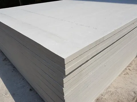 Hai chất liệu để cải tạo nhà cũ thành căn hộ studio hiện đại