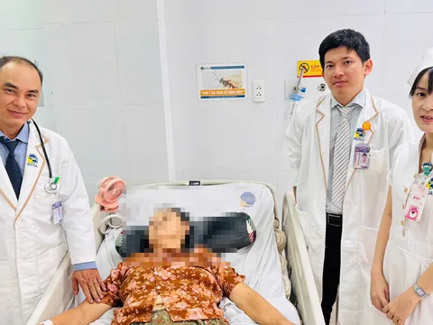 Phẫu thuật nội soi cứu bệnh nhân đa chấn thương, tràn máu màng phổi hai bên