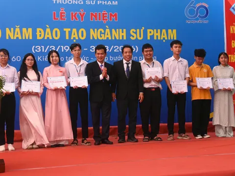 Trường Sư phạm – Đại học Cần Thơ: Tổ chức kỉ niệm 60 năm thành lập