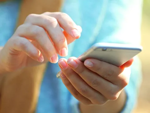 Vay nhanh online - Giải pháp cứu cánh của người trẻ khi "cạn ví" | Home Credit